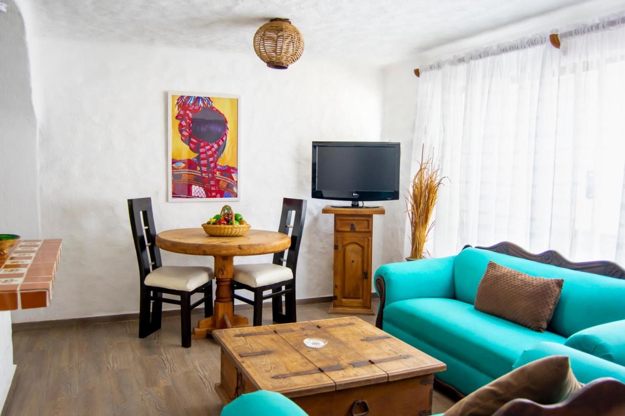 Petit Hotel Pilitas (Adults Only) Puerto Vallarta Dış mekan fotoğraf