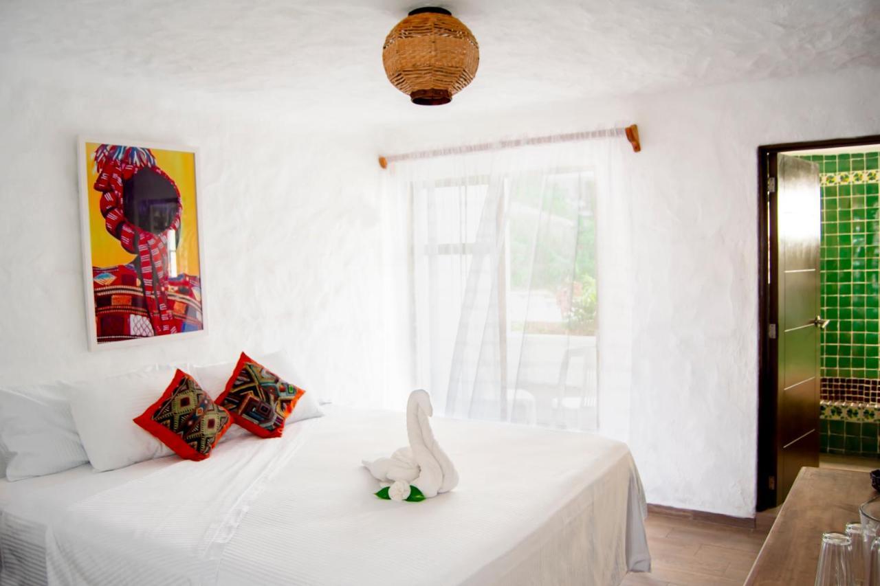 Petit Hotel Pilitas (Adults Only) Puerto Vallarta Dış mekan fotoğraf