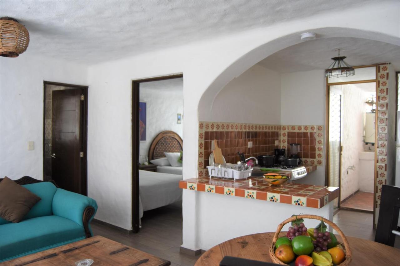 Petit Hotel Pilitas (Adults Only) Puerto Vallarta Dış mekan fotoğraf