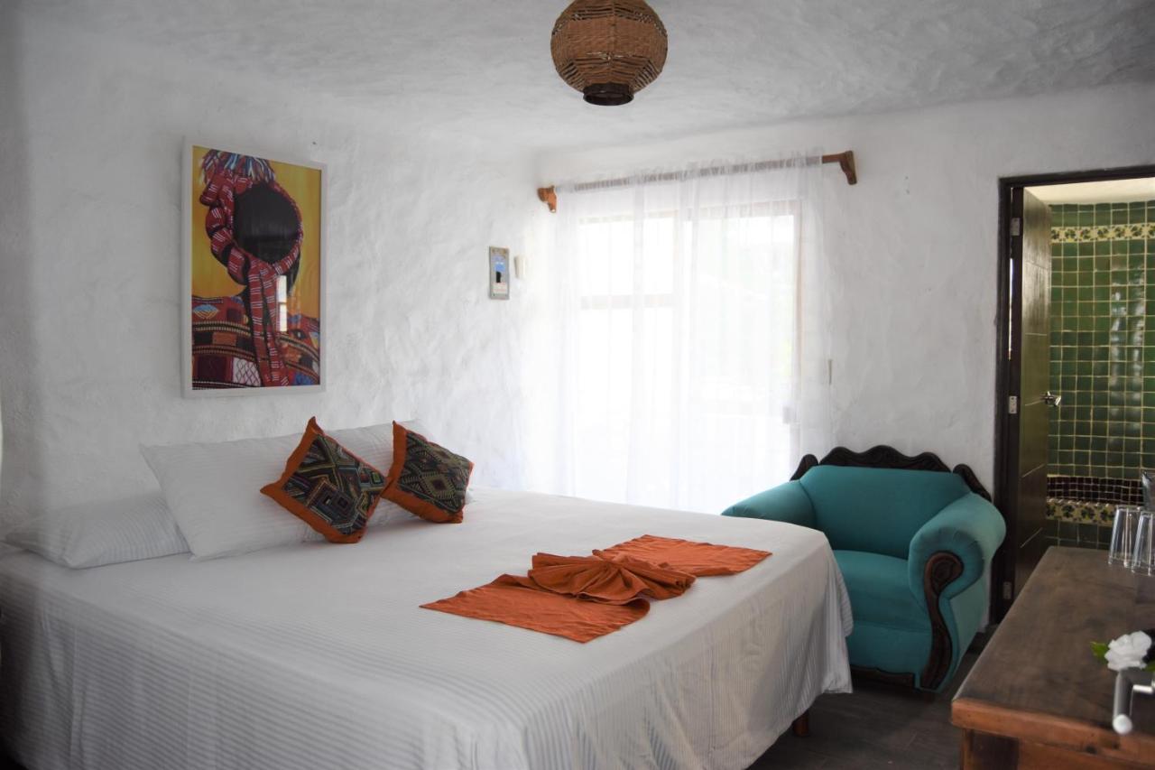 Petit Hotel Pilitas (Adults Only) Puerto Vallarta Dış mekan fotoğraf